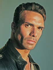 Darren Shahlavi