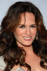 Elizabeth Reaser