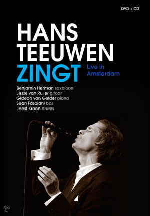 En dvd sur amazon Hans Teeuwen Zingt