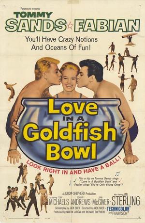 En dvd sur amazon Love in a Goldfish Bowl
