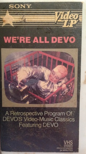 En dvd sur amazon We're All Devo